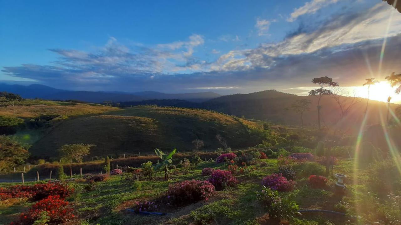 El Rincon De Las Flores Bajo Tigre Buitenkant foto